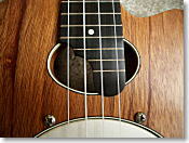 canote banjo uke front up